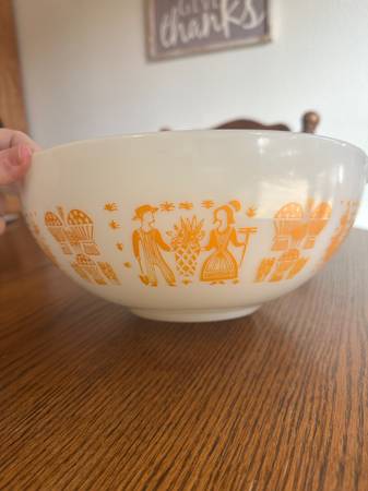Pyrex vintage bowl 1