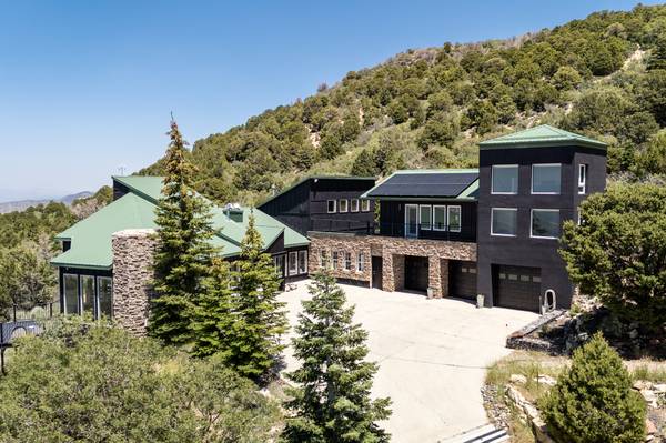 $899,999 / 3br - 4382ft2 - 1227 E High Valley View Circle, Cedar City, UT 84720 (Cedar City)63932586894466120