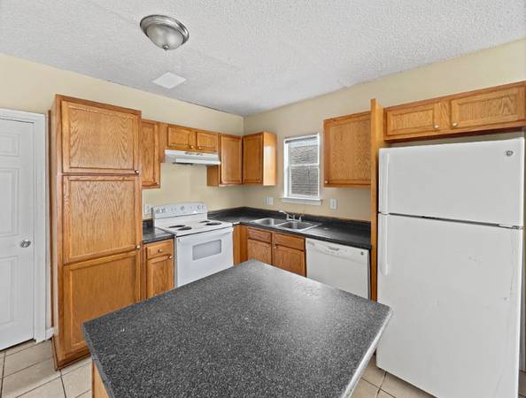 $1700.00 / 3br - 1100ft2 - Charming 3 bed in New Orleans, 2150 North Dorgenois Street63903771554562123