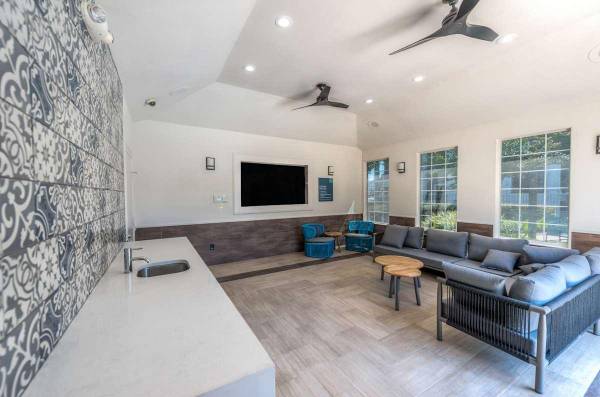 $1,035 / 1br - 726ft2 - Move-In Special! Modern 1 BRs with Pool & Fitness Center (Conroe)63906680128003121