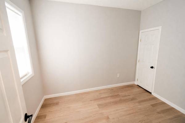 $2,395 / 2br - East Boston 2 Split Bed/1 Bath | Near Airport Station (East Boston)63620449120899124