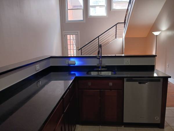 $1,895 / 1br - 1500ft2 - Amazing Downtown Location Beautiful Upgraded Large Condo/ Townhouse (Buffalo)63925203609730122