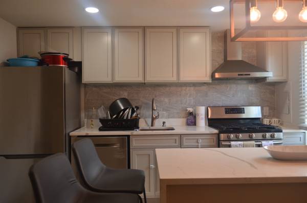$212,200 / 2br - 818ft2 - FOR SALE 2 BED 1 BATH Townhouse Move-In Ready (Hyattsville)64040360615169121