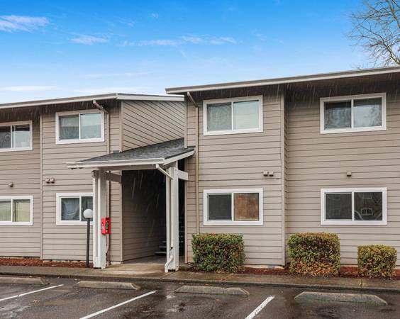 $1,850 / 3br - 5 Parks within Miles, Playground - 3 Bed 2 Bath w Lots to Do (SE Portland)63914854258307121