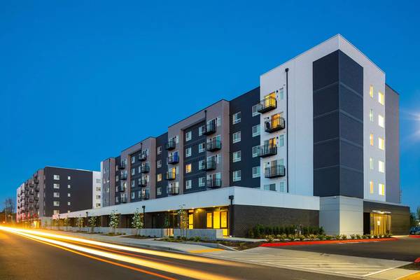$1,725 / 1br - 613ft2 - Stunning high rise in Seattle. Check out Latitude 112 (Seattle)63850639833859121