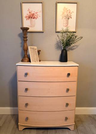Dresser 1