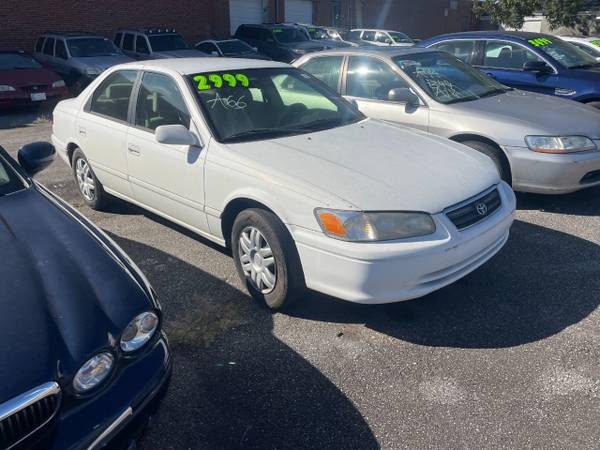 2000 Toyota Camry CE 1