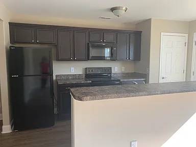 $1,050 / 3br - Beautiful Duplex - 3 bedroom, 2.5 bath near - Downtown, ETSU (Johnson City, TN)63674311023873121