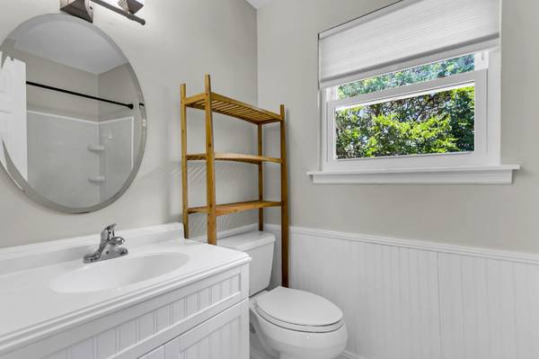 $1850.00 / 2br - 900ft2 - October Special Split Security Deposit $1775 into two payments Frist a64016104537474120