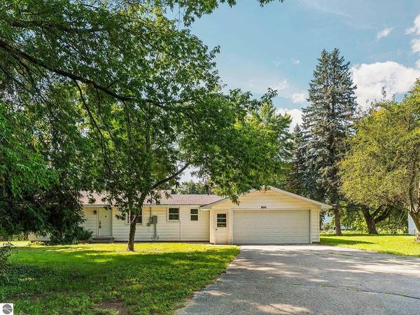 $1,000 / 3br - 1774ft2 - This 3-bedroom, 1-bath home (Traverse City)64037894971523120