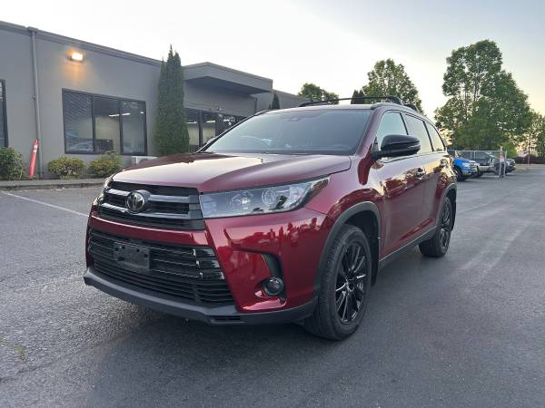 Toyota Highlander SE 1
