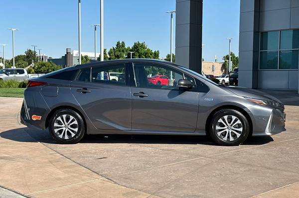 2020 Toyota Prius Prime hatchback Magnetic Gray - $19,200 (_Toyota _ _ Prius Prime _)63477463402371121