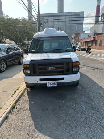 Ford E250 2014 - $4,500 (Sunnyside)63614124817409121