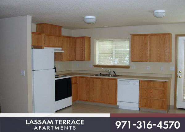 $1,550 / 2br - Small-town Charm, Near Shopping & Dining | 2 Bed Apt in Popular Area (East Portland)63867269783299120