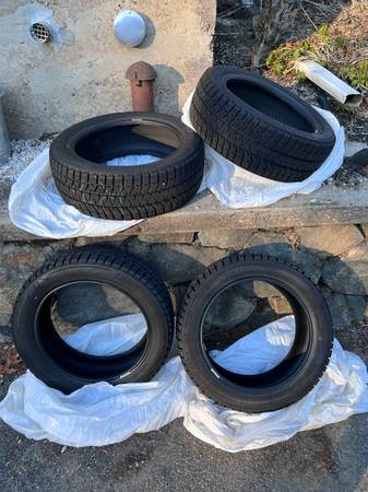 Set of (4) Bridgestone Blizzak Winter Tires 1