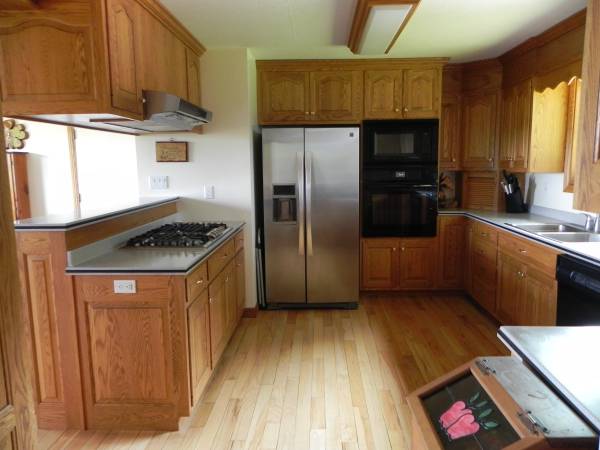 $2,000 / 3br - 2304ft2 - Long term home for rent quiet setting (Beulah)64037896037635123