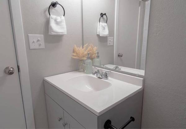 $1,960 / 3br - 1875ft2 - Open Floor Plans, Laundry Facility, Pet-Friendly, Baseboard Heaters63794895482883121