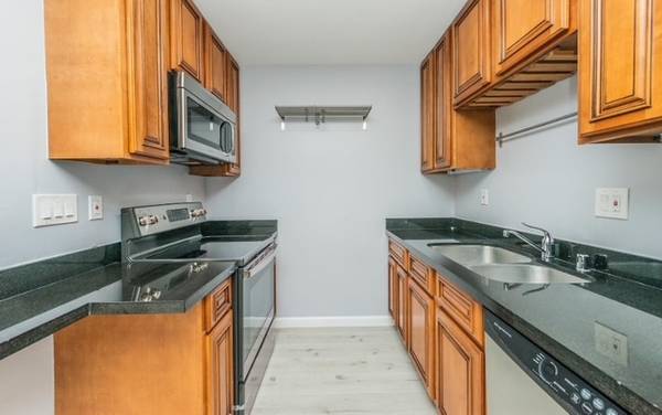 $2,950 / 2br - 866ft2 - 4099 Howe Street #102, Oakland | First Month's Rent Free! (oakland piedmont / montclair)63850008805379124