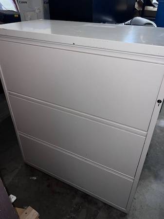 3 Drawer Lateral File, Filing Cabinet.  Locking With Key 1