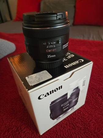 Canon EF 35mm f/2 IS USM Lens 1