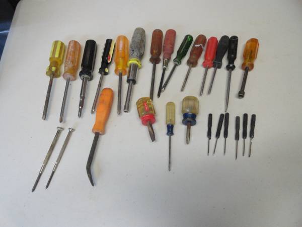 26 Assorted Screwdrivers 1