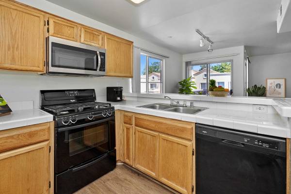 $2,649 / 2br - 957ft2 - Cozy 2 Bedroom Townhome- Move in ready comes W/ Private 2 Car garage! (18005 W. Anne's Circle, Los Angeles, CA)63912984409346122