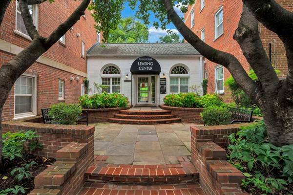 $2,036 / 2br - 784ft2 - Central air conditioning and heating, Two and three-bedroom townhomes (Downtown Silver Spring)63616304920577124