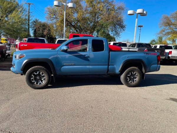 2019 Toyota Tacoma TRD Access Cab photo 2