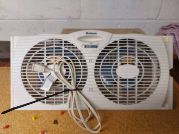 Dual Blade Window Fans 1