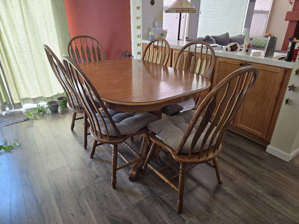 Solid Oak Amish Dining Room Table 1