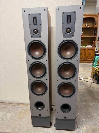 For Sale: DALI Ikon 7 Floorstanding Speakers 1