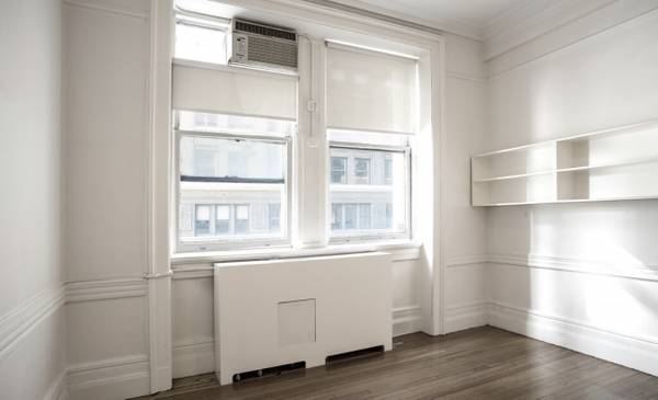 $1,700 / 360ft2 - LOTS OF OFFICES 277 sq ft -700 sq ft $1,700 - $4000 MADISON SQ PARK (Flatiron)63945496268803123