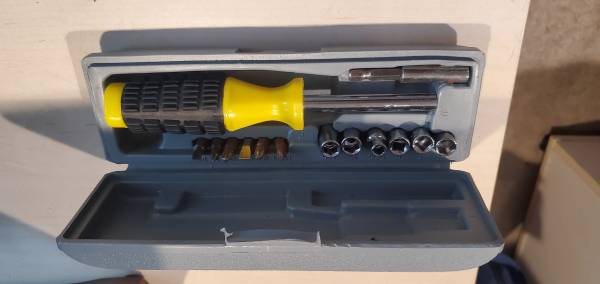 New and Never Used a whole set of Screw Driver 1