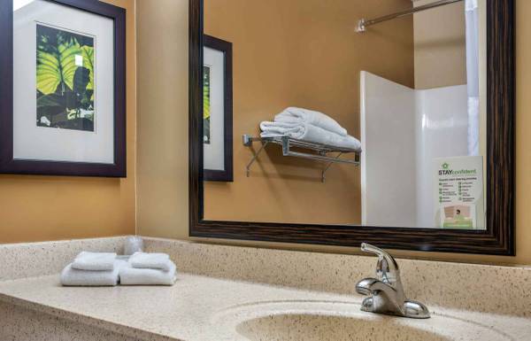$2,100 / 1br - 1 bed 1 bath fully furnished apartment (Alphare)63738179490947120