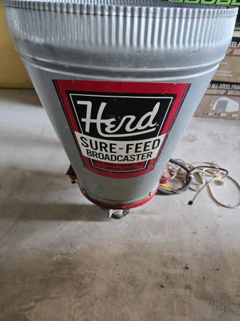 Herd seeder spreader 1