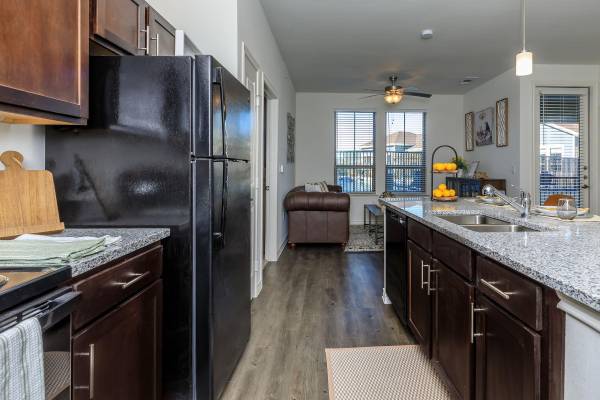 $999 / 1br - 650ft2 - Curtains, Clubhouse, Elevator (7011 McKinney Falls Pkwy, Austin, TX)63979116245378123