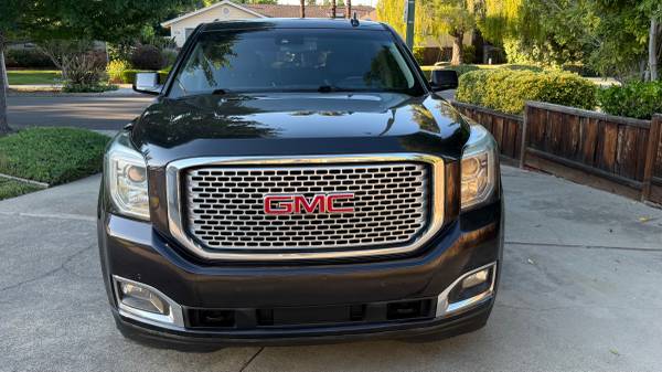 2017 GMC Yukon Denali 4x4, impecable y con pocos kilómetros - $30,000 (los gatos)63438732692867122