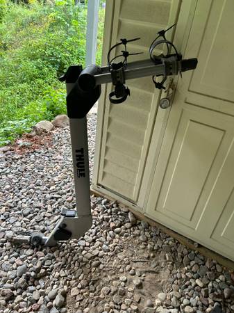 Thule Helium two bike hitch mounted bike rack 1