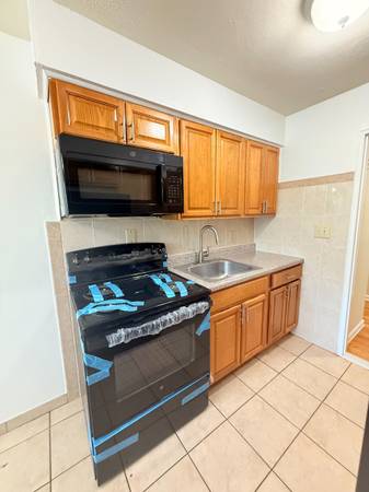 $1,890 / 1br - 620ft2 - Leaves Are Falling, So Are Prices! 1BR Move-In Special! (NEW BRUNSWICK CITY)63762848121987124