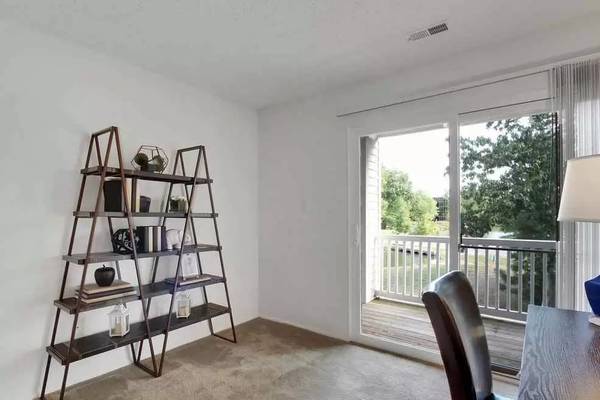 $1,474 / 1br - 900ft2 - 1 BR/1 BA that'll make your pet's tail wag! Pet-loving community. (Richmond)64027112248963122