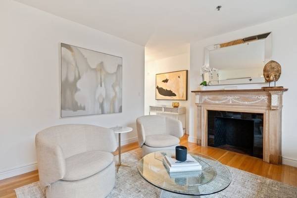 $2,400 / 1br - 746ft2 - Boutique Condo 1Br/1Bth/Den At Barnes Mansion (Boston)63655220282753124