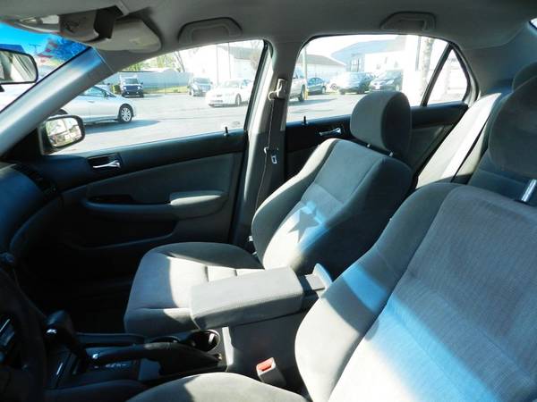 2005 *Honda* *Accord* *LX* - $8,495 (Honda Accord)63624957412993123