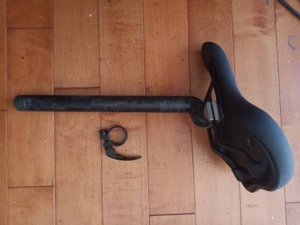 DDK Mountain Bike Seat Comes with Post and Clamp Seat and Clamp like New - $10 (Van Nuys)63471349934211122