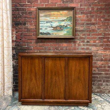 MCM vintage Drexel dry bar 1