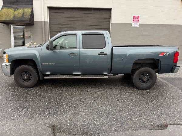 2008 Chevrolet -K2500 HD Pickup Silverado LT2 - $14,900 (Harrisburg)63477771931265124
