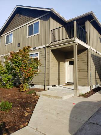 $2,595 / 4br - $2595/mo for 4BR/2BA PLUS  OCTOBER RENT FREE! -  551 East 14th Ave #0663977274690818120