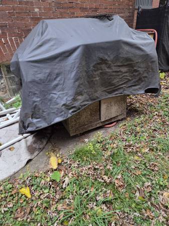 Free grill with cover 1