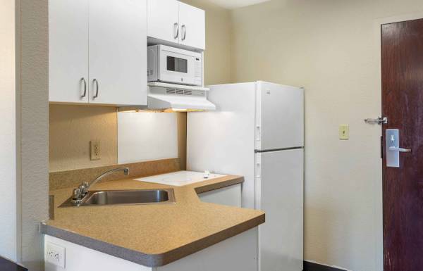 $807 Great rates for all your lodging needs! (Warwick)64002827844353124