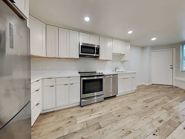 $3,195 / 1br - Spacious 1 Bedroom Down the block from Alamo Square! (alamo square / nopa)64030485322499123
