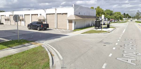 $2,395 / 1000ft2 - Near I-95 Exit 22; 24/7 Access; 1,000 Sqft Bay for Rent (Fort Lauderdale)63379638896641122
